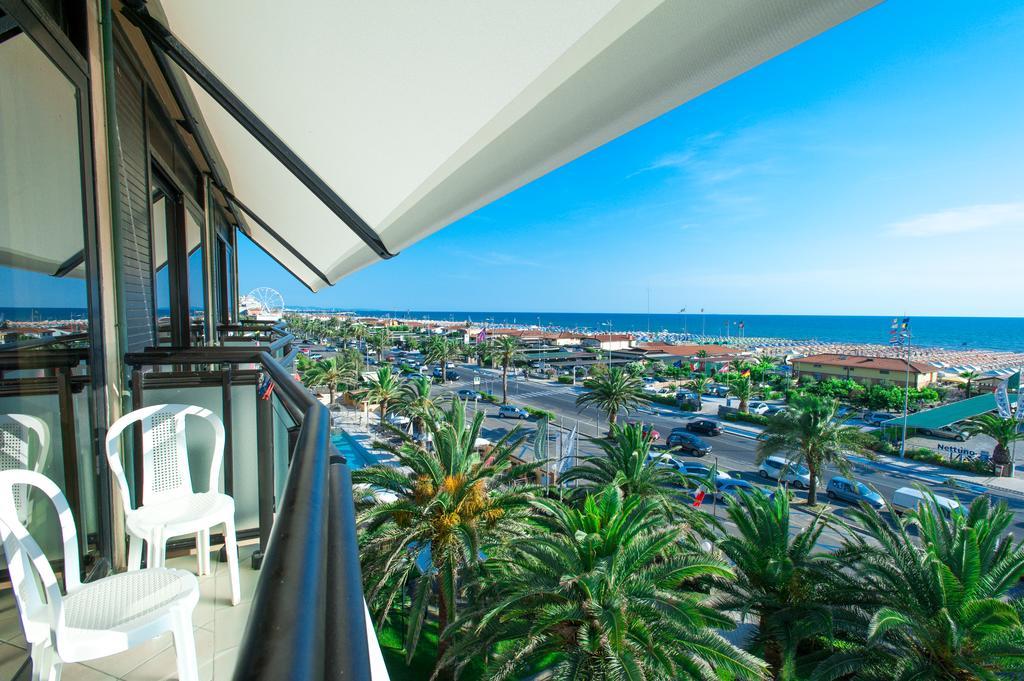 Hotel Caesar Residence & Spa Лидо Ди Камайоре Екстериор снимка
