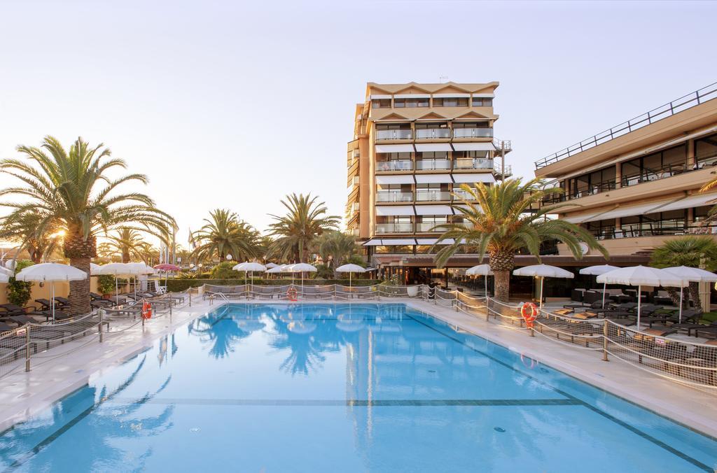 Hotel Caesar Residence & Spa Лидо Ди Камайоре Екстериор снимка