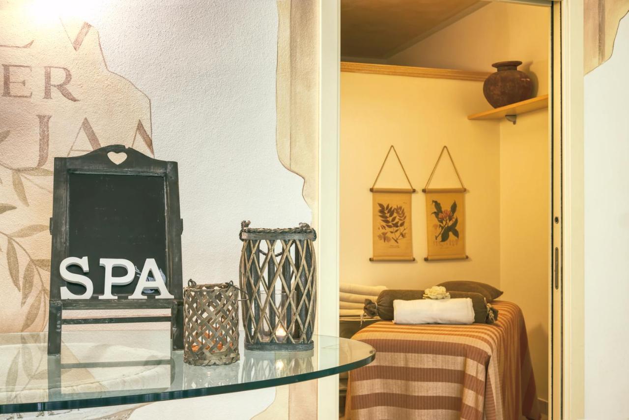 Hotel Caesar Residence & Spa Лидо Ди Камайоре Екстериор снимка